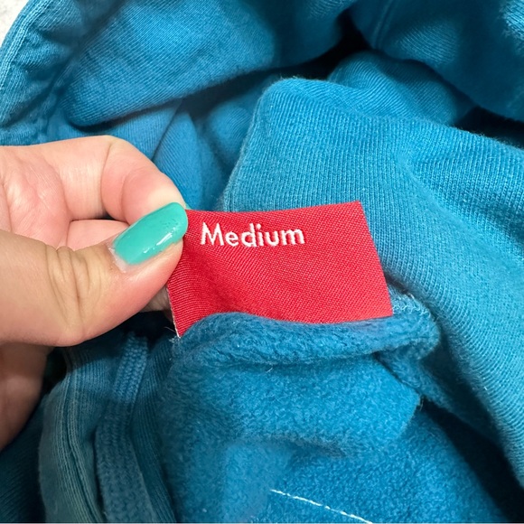 Supreme Hoodie - Picture 3 of 4